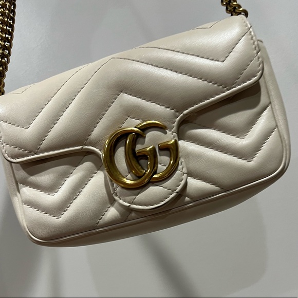 Gucci Marmont matelassé leather super mini bag - Picture 9 of 14